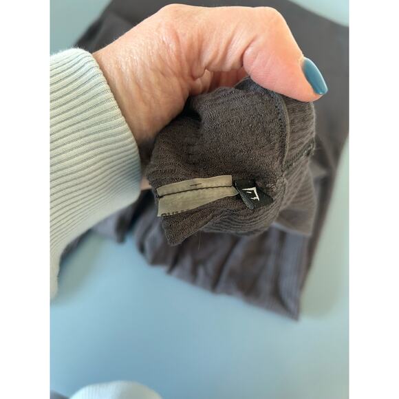 Gymshark womens leggings dark grey size S/M logo on leg seamless - Picture 6 of 7